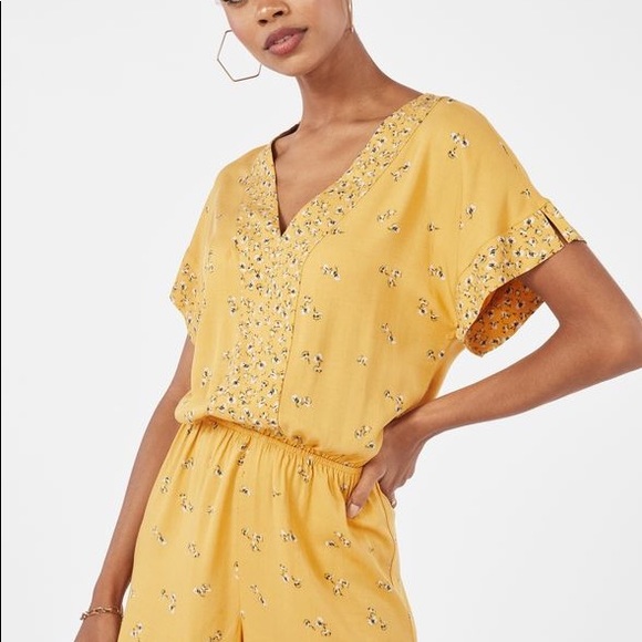 JustFab yellow ‘kimono’ romper - Picture 1 of 3